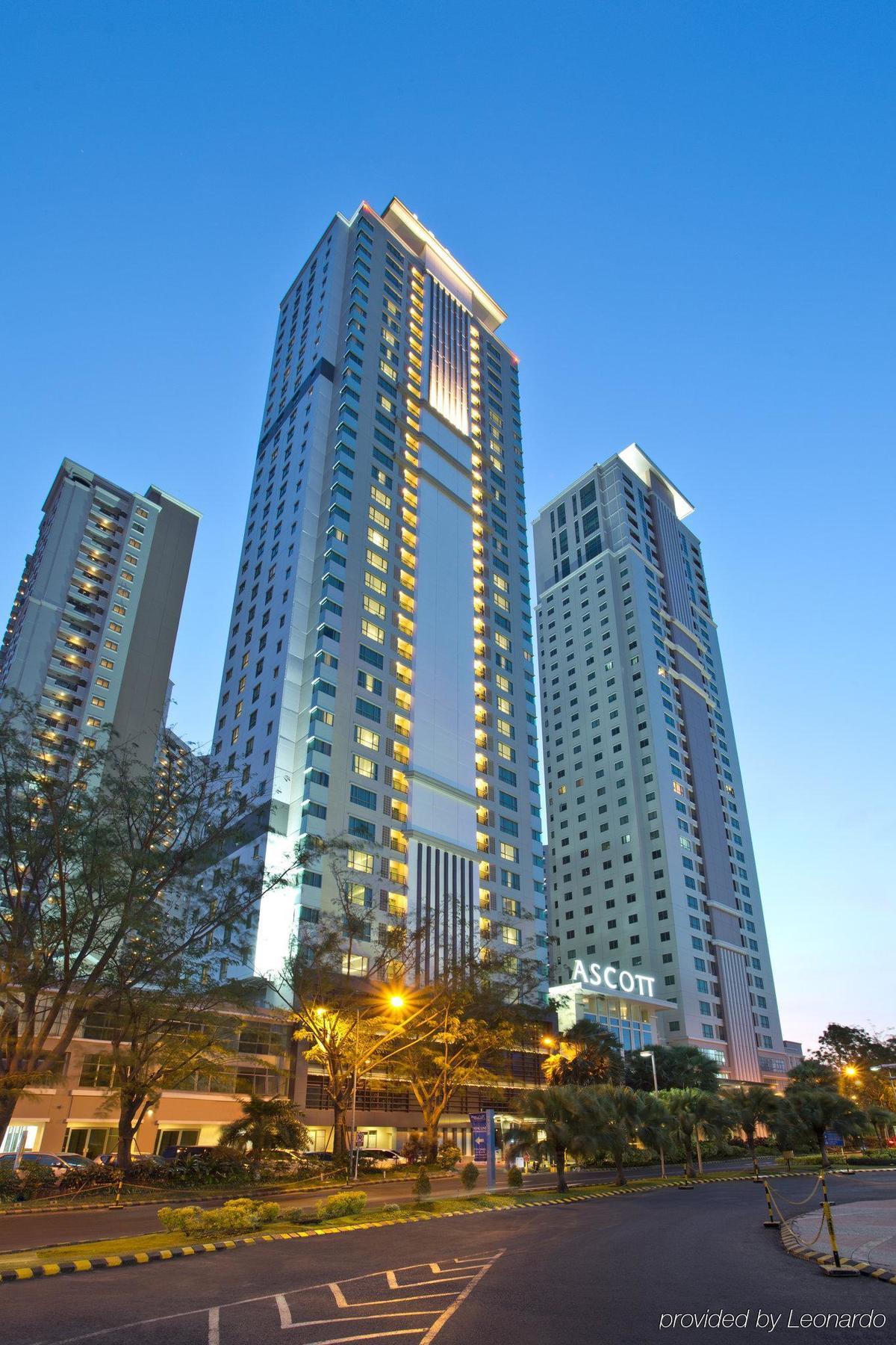 Ascott Waterplace Сурабая Экстерьер фото
