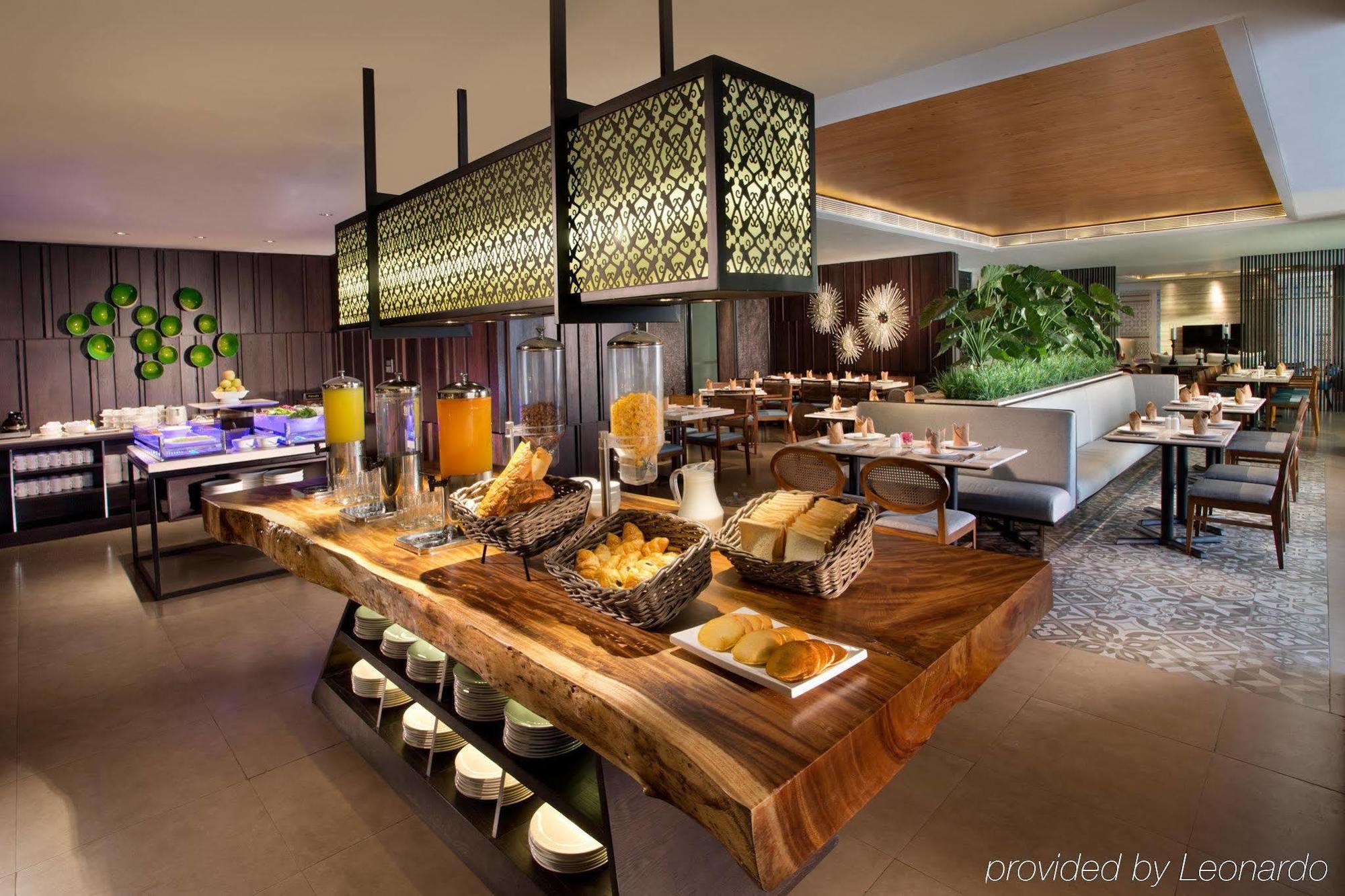 Ascott Waterplace Сурабая Экстерьер фото