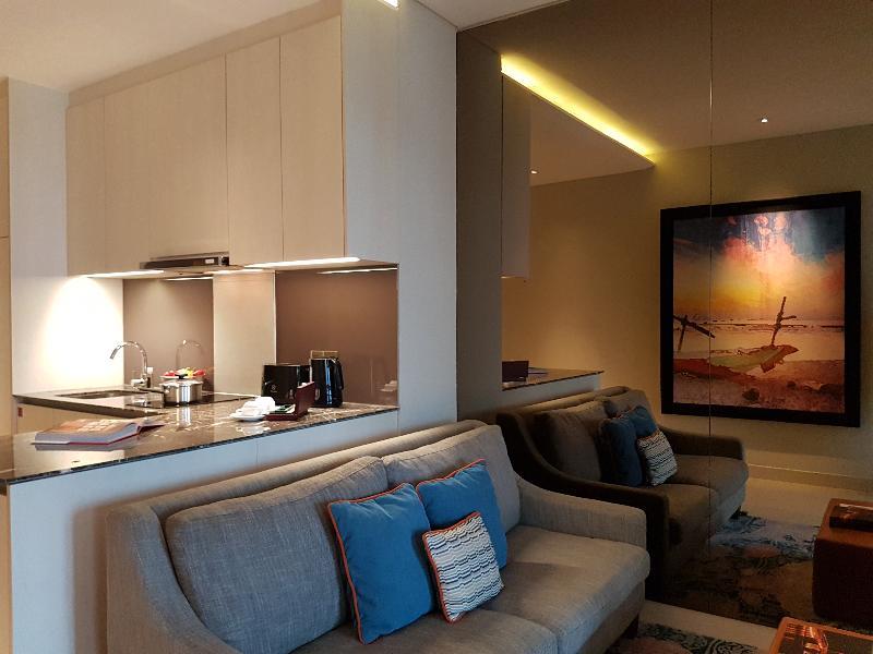 Ascott Waterplace Сурабая Экстерьер фото