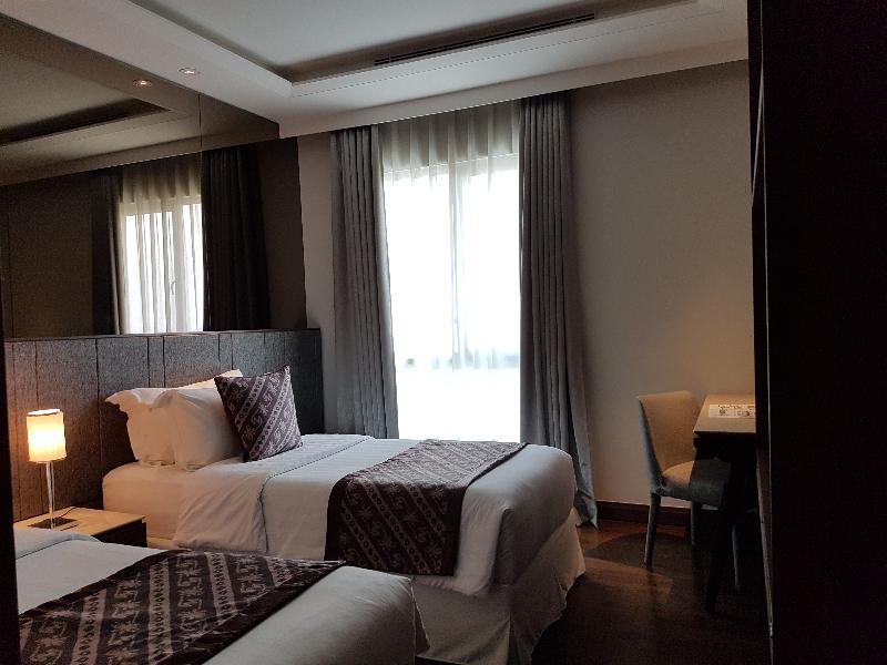 Ascott Waterplace Сурабая Экстерьер фото